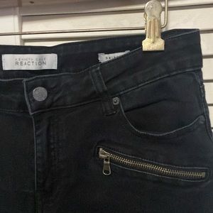 Kenneth Cole reaction skinny jeans, black. Size 8
